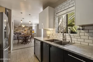 Photo #2: 6909989 Listing 