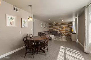 Photo #3: 6909989 Listing 