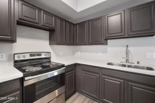 Photo #4: 6909999 Listing