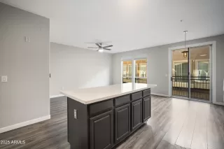 Photo #5: 6909999 Listing