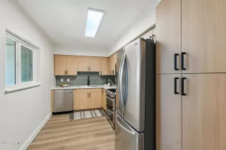 Photo #3: 6910036 Listing