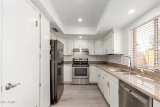 Photo #4: 6910065 Listing