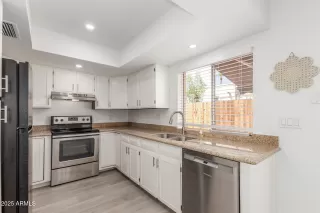 Photo #5: 6910065 Listing