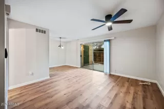 Photo #3: 6910100 Listing