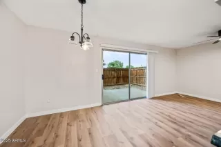 Photo #5: 6910100 Listing