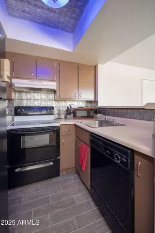 Photo #2: 6910127 Listing