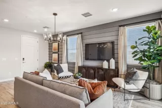 Photo #5: 6910150 Listing 