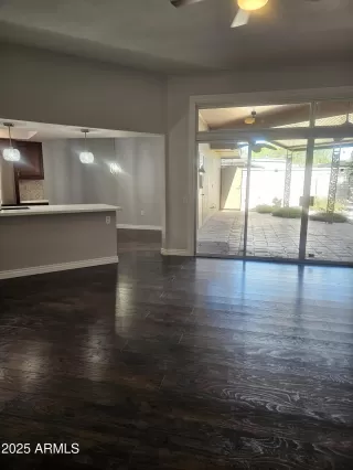 Photo #5: 6910183 Listing 
