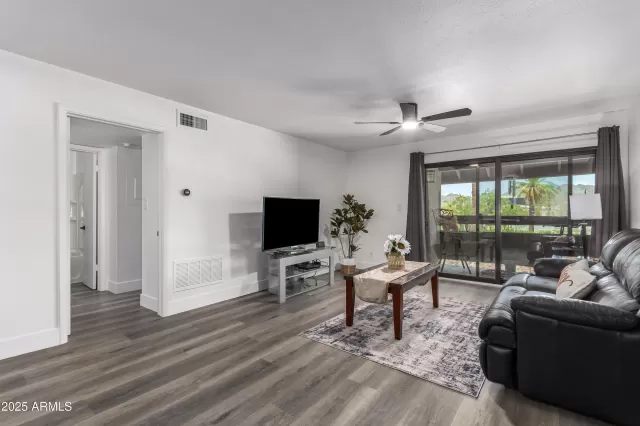 MLS: 6910466 Condo For Sale