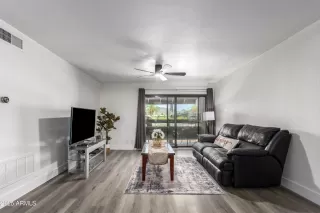 Photo #5: 6910466 Listing 