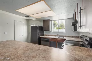 Photo #5: 6910708 Listing 