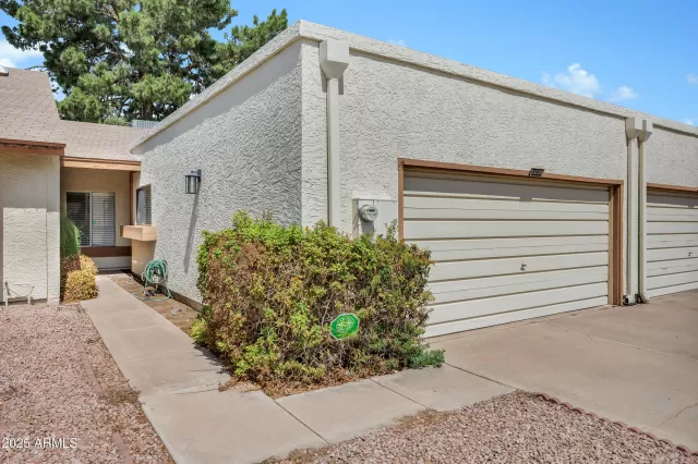 MLS: 6910716 Condo For Sale
