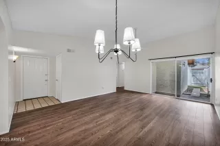 Photo #3: 6910716 Listing 