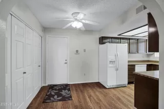 Photo #5: 6910716 Listing 