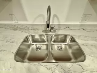 Photo #5: 6910748 Listing 