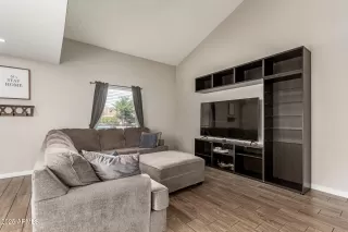 Photo #2: 6910872 Listing