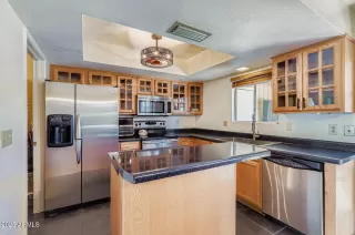 Photo #3: 6910912 Listing