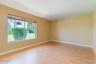 Photo #6: 6910912 Listing