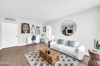 Photo #4: 6910931 Listing 