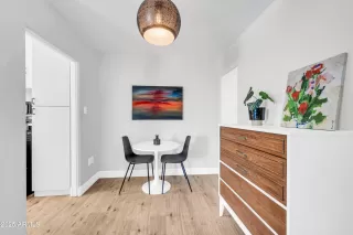 Photo #5: 6910931 Listing 