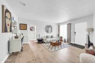 Photo #6: 6910931 Listing 