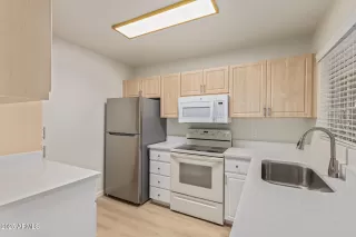 Photo #6: 6910962 Listing 