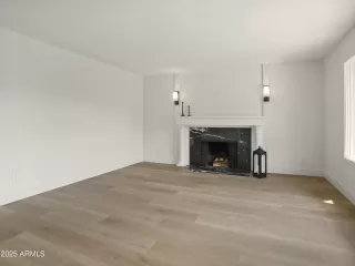 Photo #2: 6911105 Listing