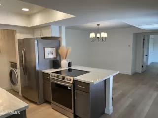 Photo #5: 6911105 Listing