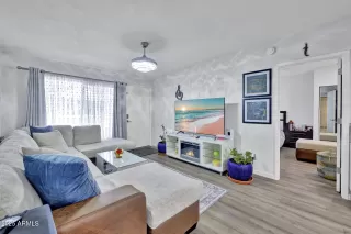 Photo #2: 6911320 Listing 