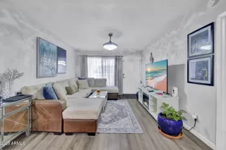 Photo #3: 6911320 Listing 