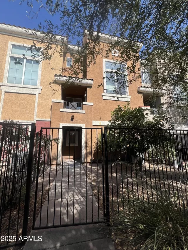 MLS: 6911323 Condo For Sale