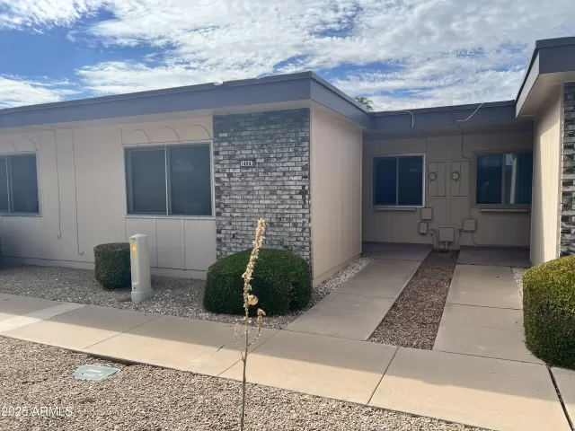 MLS: 6911325 Condo For Sale