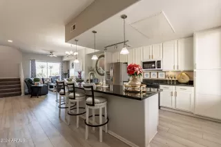 Photo #3: 6911334 Listing 