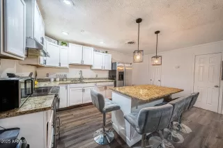 Photo #2: 6911391 Listing 