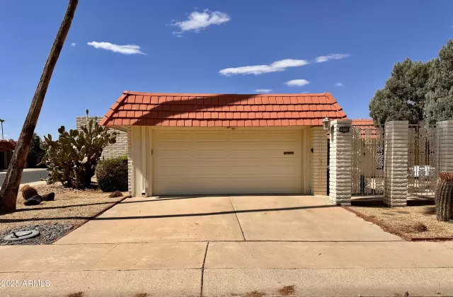 MLS: 6911498 Condo For Sale