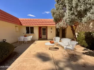 Photo #5: 6911498 Listing