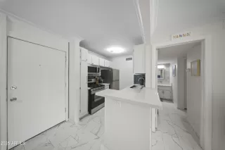 Photo #5: 6911676 Listing 