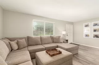 Photo #3: 6911745 Listing