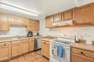 Photo #5: 6911925 Listing