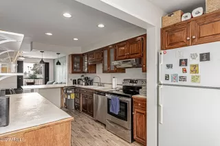 Photo #5: 6911937 Listing 