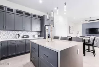 Photo #3: 6912010 Listing