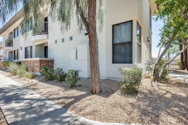 MLS: 6912092 Condo For Sale