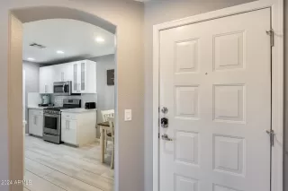 Photo #6: 6912092 Listing 