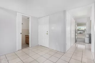 Photo #3: 6912095 Listing