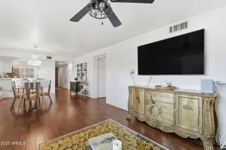 Photo #5: 6912123 Listing 