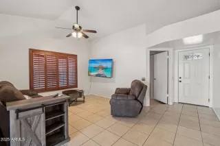 Photo #5: 6912141 Listing 