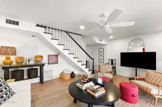 Photo #6: 6912155 Listing