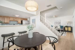 Photo #2: 6912165 Listing 