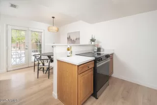 Photo #4: 6912165 Listing 