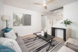 Photo #6: 6912165 Listing 